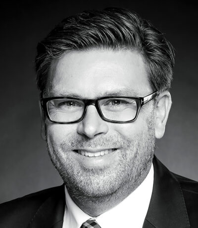Dr. Carsten Engel Fachanwalt für Verkehrsrecht <br></noscript>ADAC Vertragsanwalt in der Kanzlei in Essen